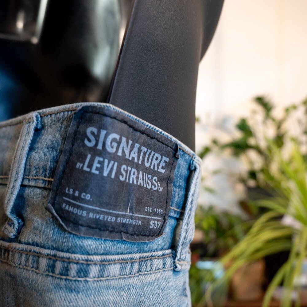 Levi Strauss Distressed Denim Jeans, Light Blue, 40 x 30 - Picture 9 of 11